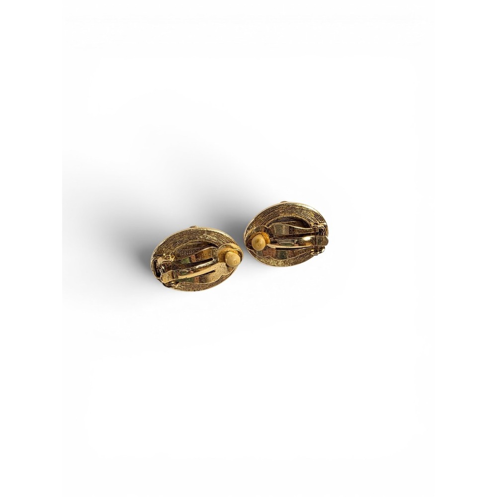Doncaster Signed Gold Tone Clip-On Stud Earrings Oval Red Glass Cabochon - Picture 4 of 6